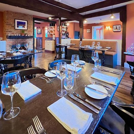 The Kings Head Hotel ดอร์กิง ภายนอก รูปภาพ