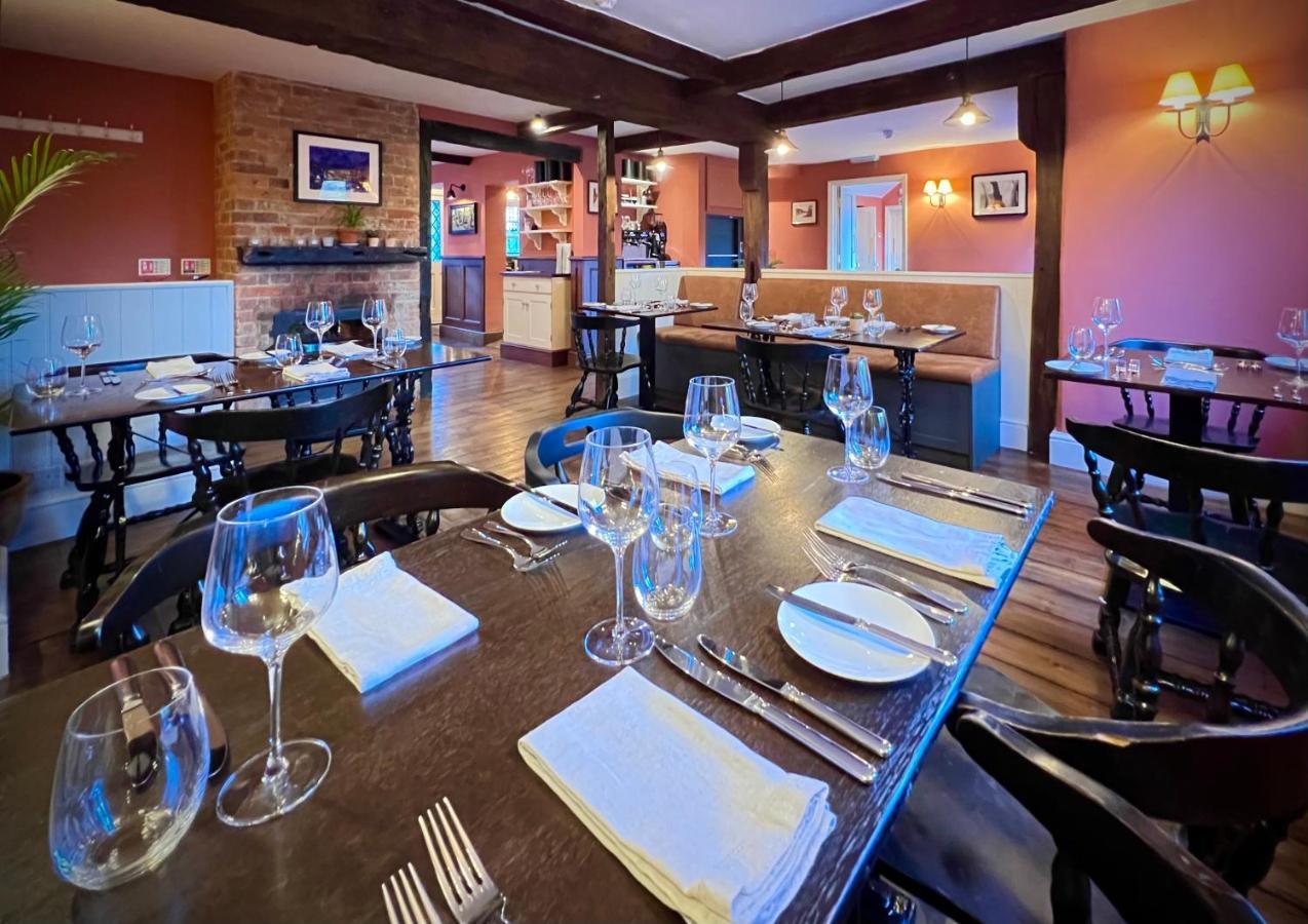 The Kings Head Hotel ดอร์กิง ภายนอก รูปภาพ
